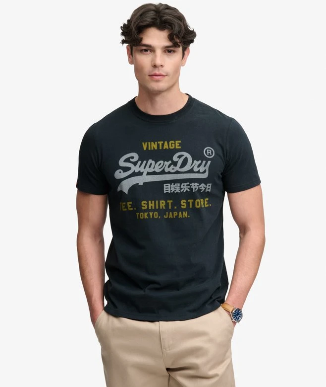 Streetwear Brand With A Logo - Camiseta Gráfica Vintage con Logo de
